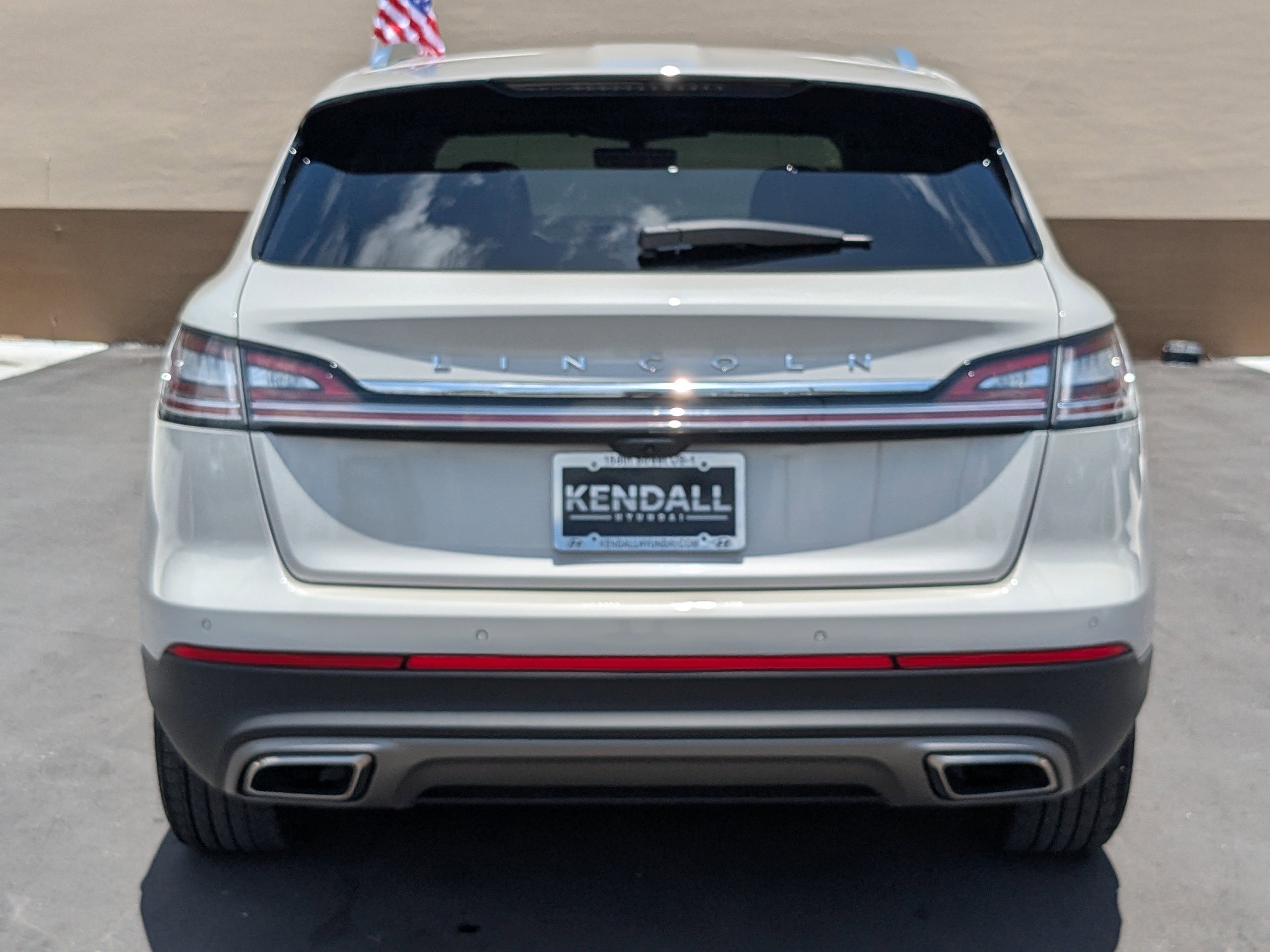 2023 Lincoln Nautilus Standard photo 3