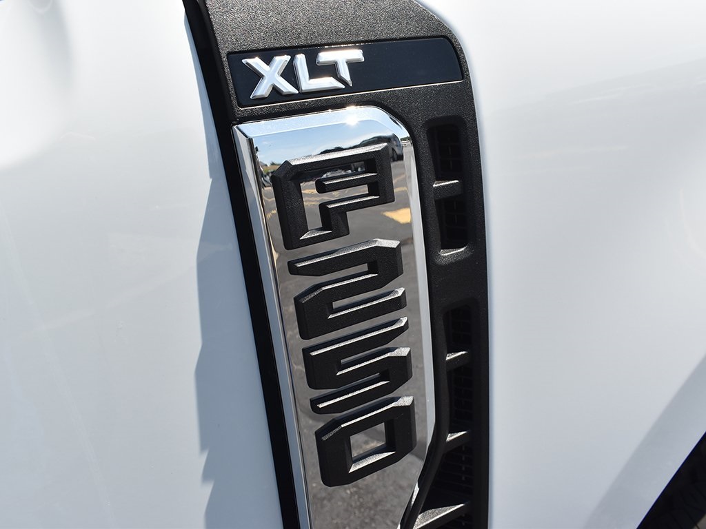 2025 Ford F-250 XLT photo 11