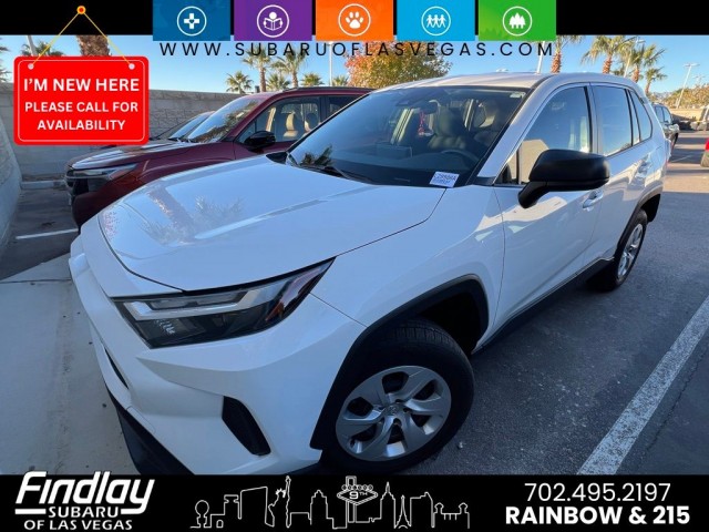 2023 Toyota RAV4 LE's photo
