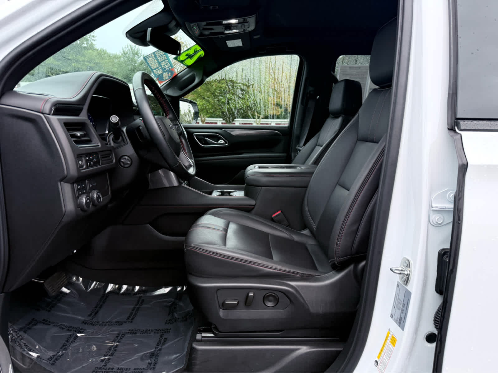 2023 Chevrolet Suburban RST photo 12