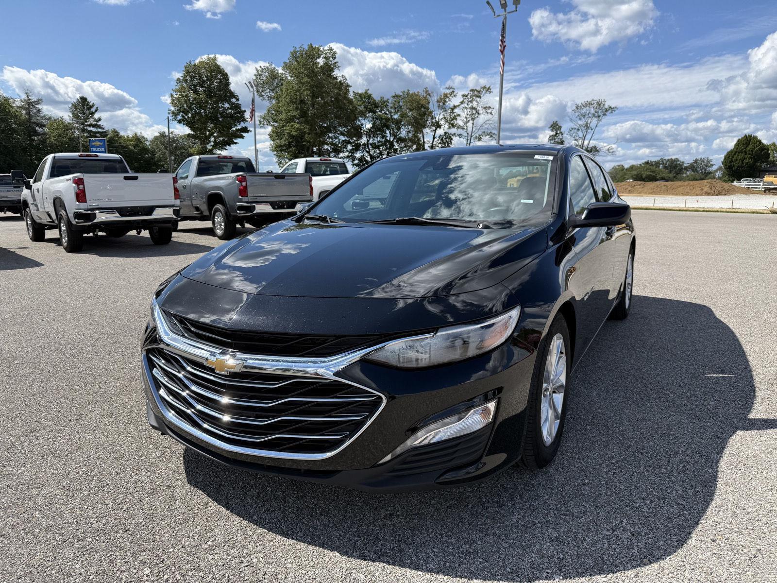 2023 Chevrolet Malibu 1LT photo 2