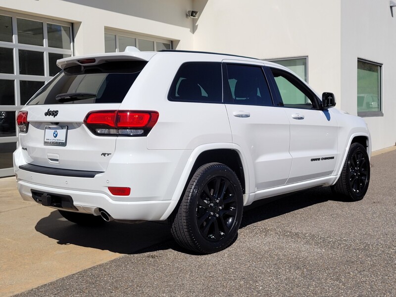 2020 Jeep Grand Cherokee Altitude photo 3
