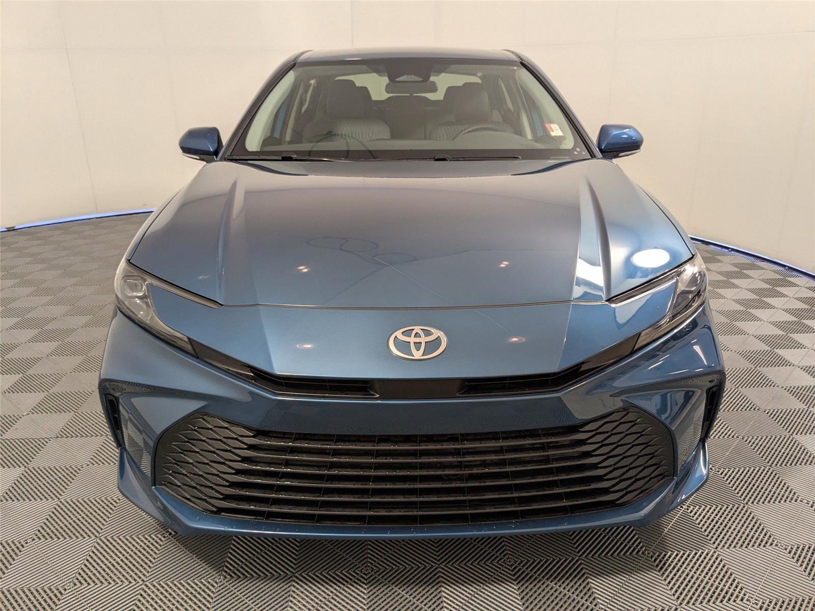 2025 Toyota Camry LE photo 18