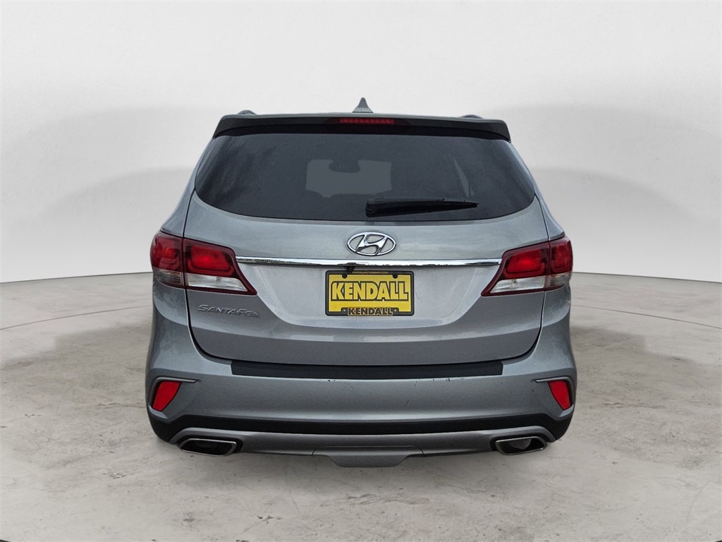2017 Hyundai Santa Fe SE photo 4