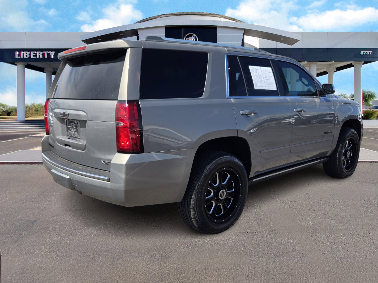 2017 Chevrolet Tahoe Premier photo 3