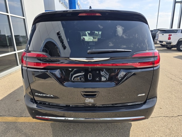 2026 Chrysler Pacifica photo 5