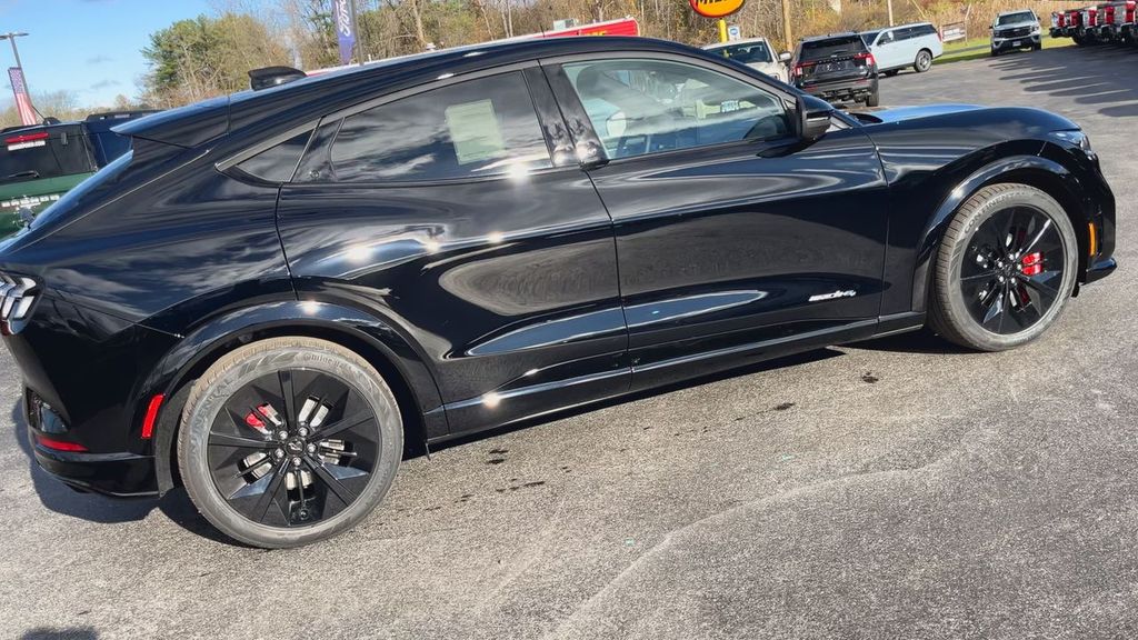 2025 Ford Mustang Mach-E GT photo 4