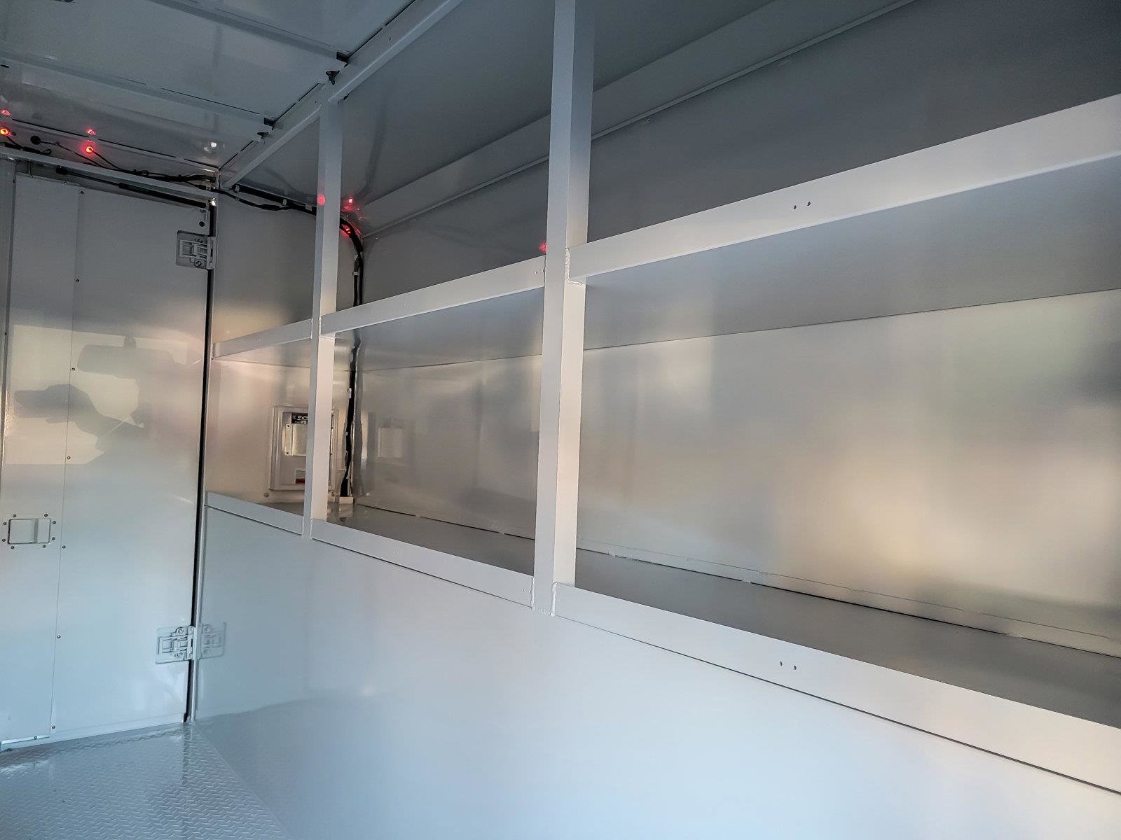 2025 FORD E-350 - Image 19