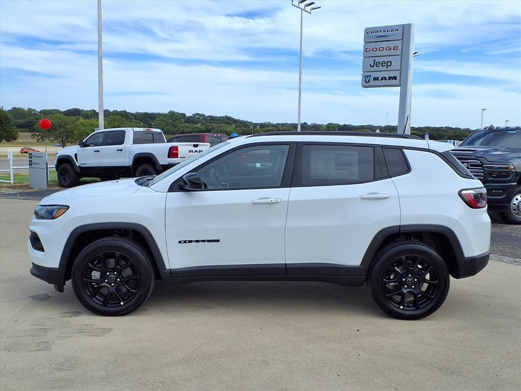 2026 Jeep Compass Latitude photo 4