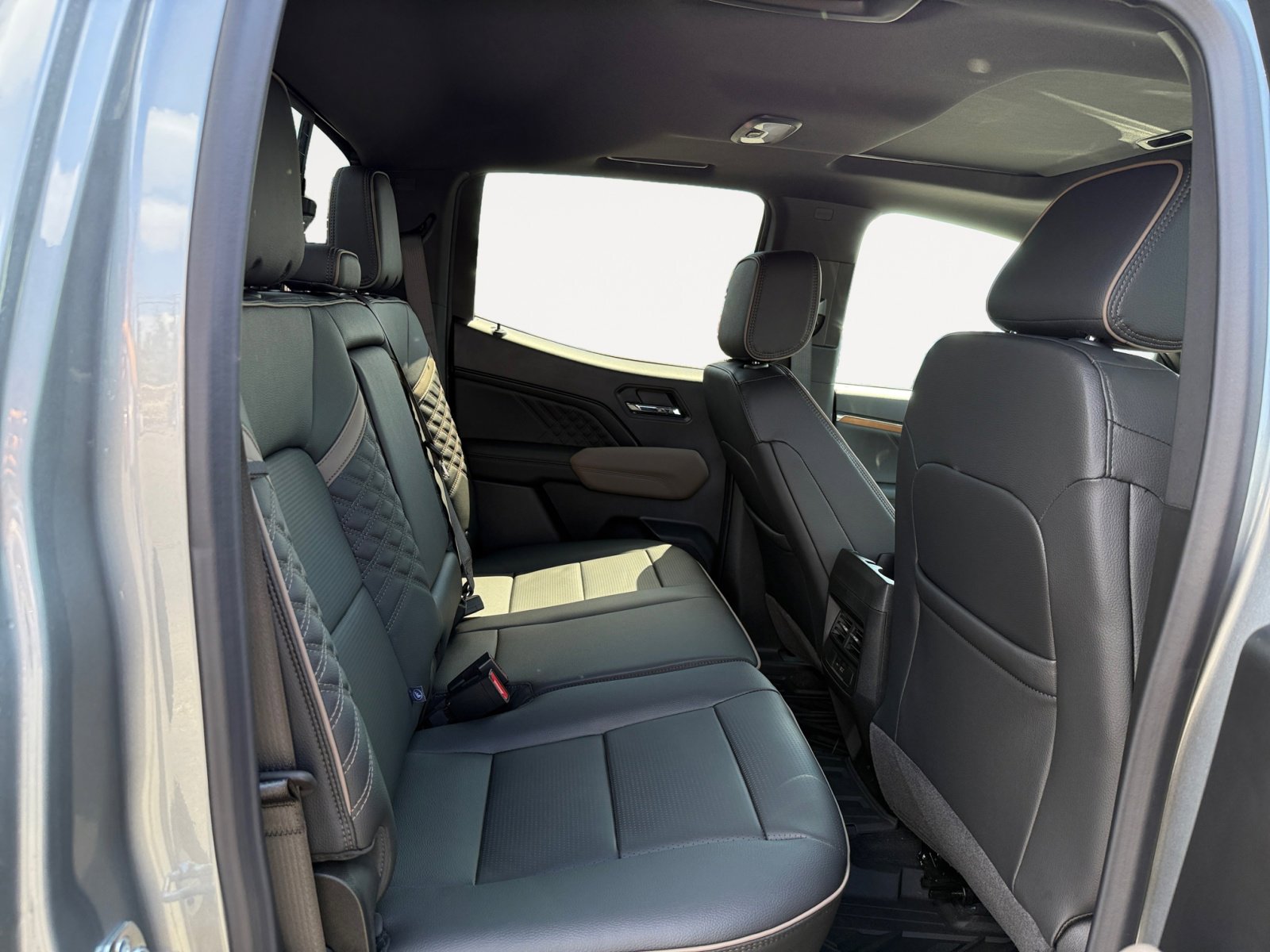 2026 Gmc Canyon Denali photo 18