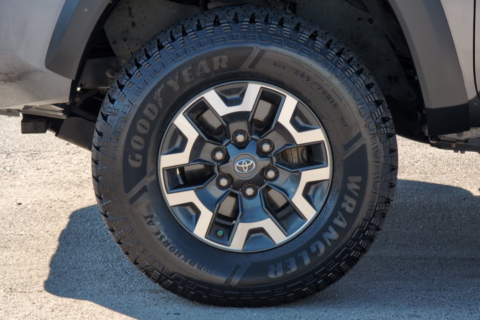 2017 Toyota Tacoma SR5 Sport TRD Pro photo 24