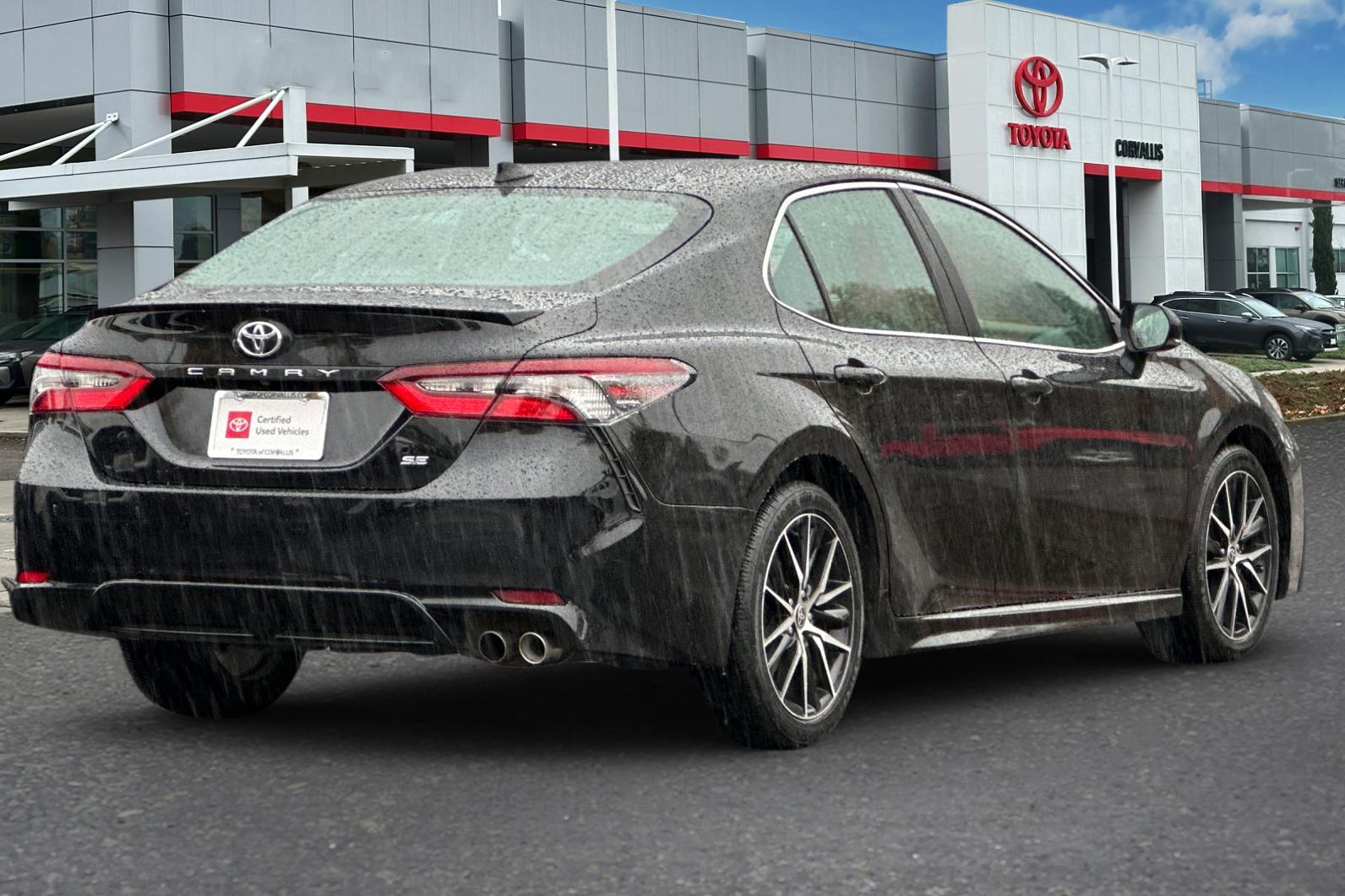 2023 Toyota Camry SE photo 3
