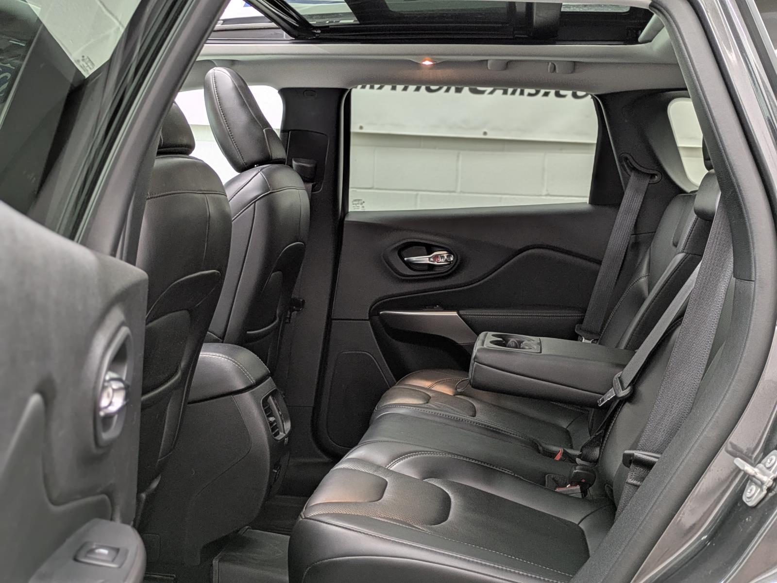 2021 Jeep Cherokee Limited photo 11