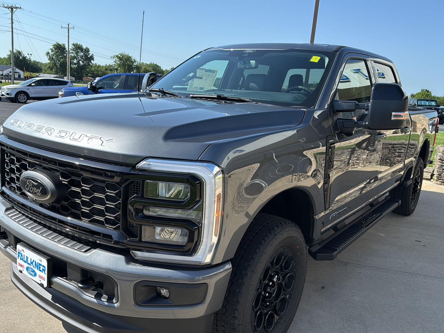 2025 Ford F-250 Lariat photo 3