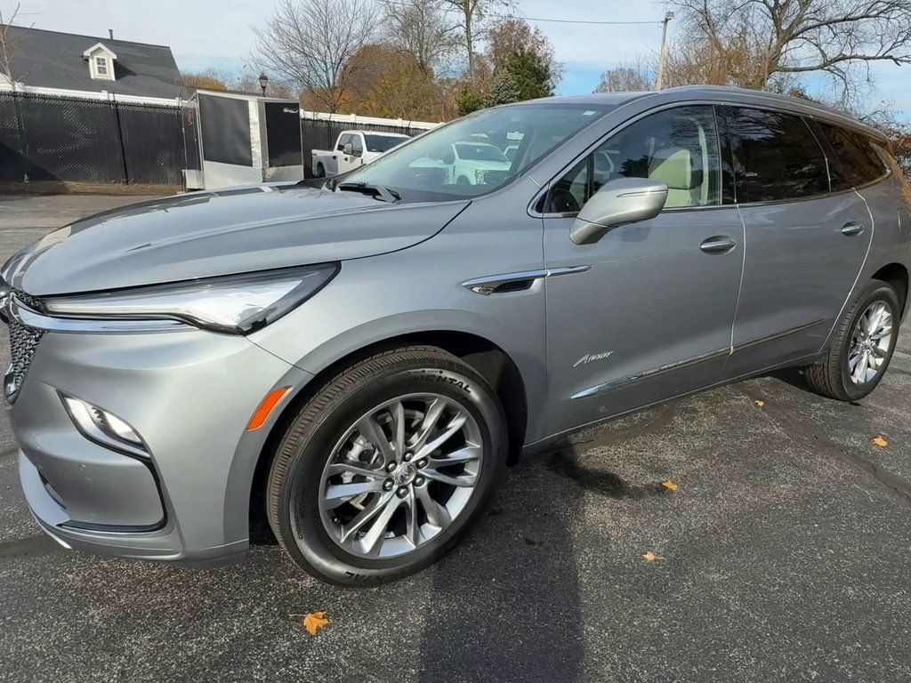 2024 Buick Enclave Avenir photo 3