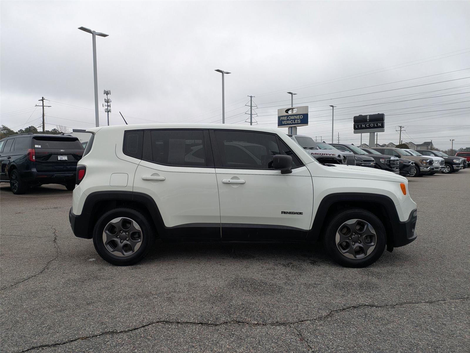 2016 Jeep Renegade Sport photo 3