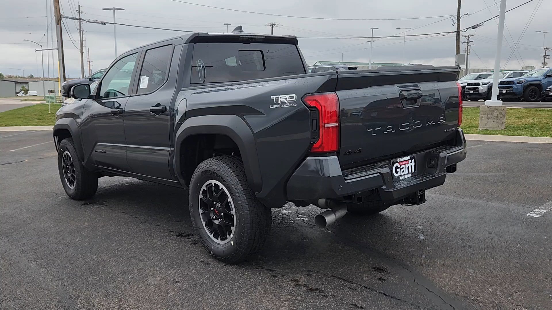 2025 Toyota Tacoma TRD Off-Road photo 3