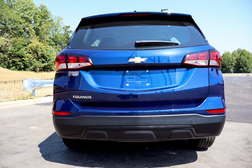 2023 Chevrolet Equinox LS photo 2