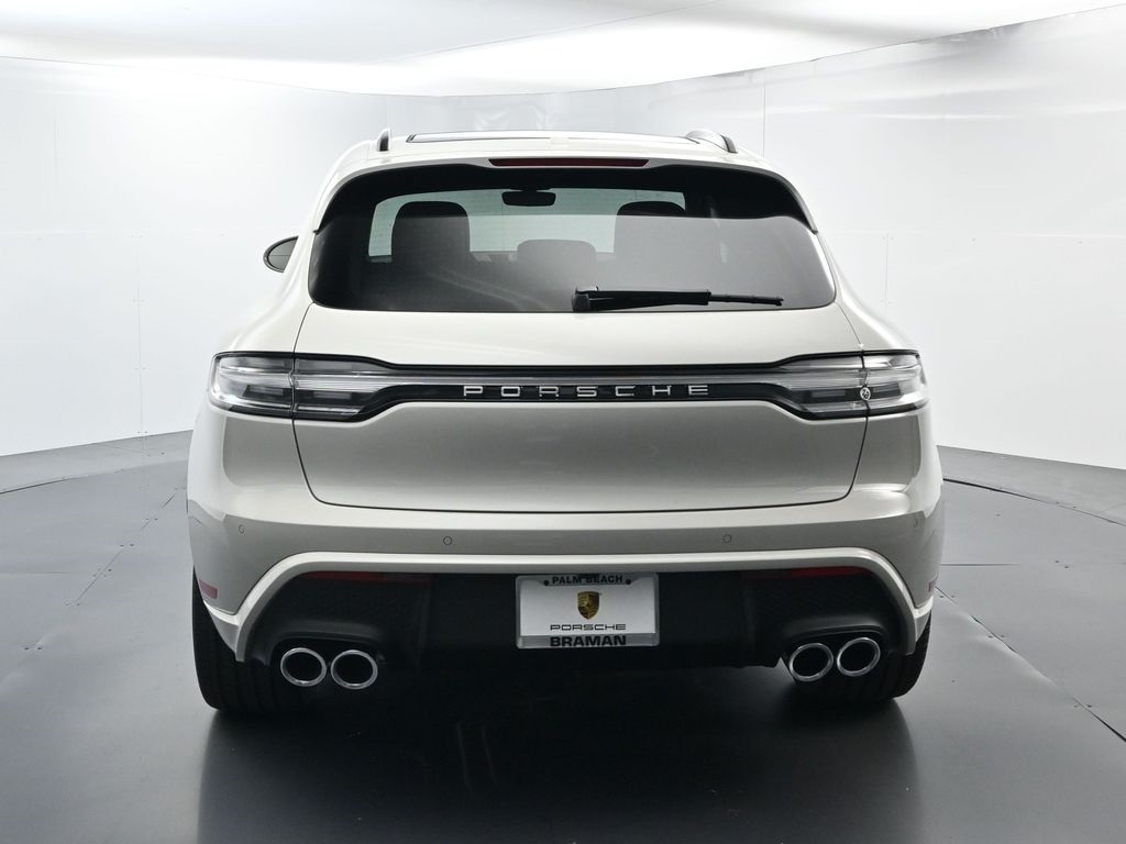 2026 Porsche Macan T photo 12