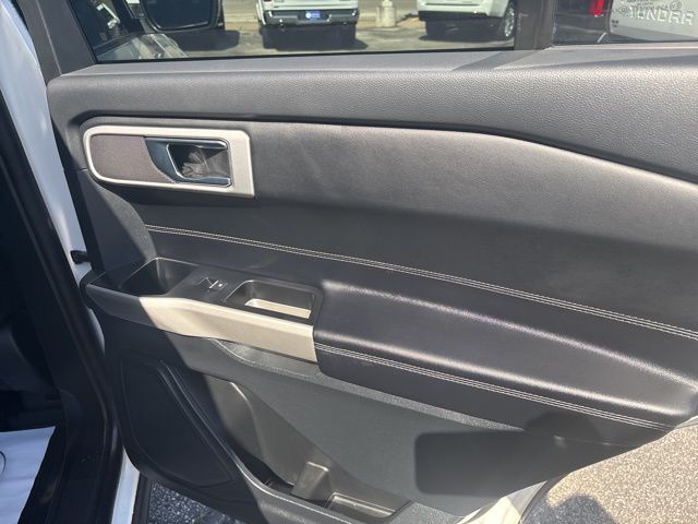2022 Ford Explorer XLT photo 28
