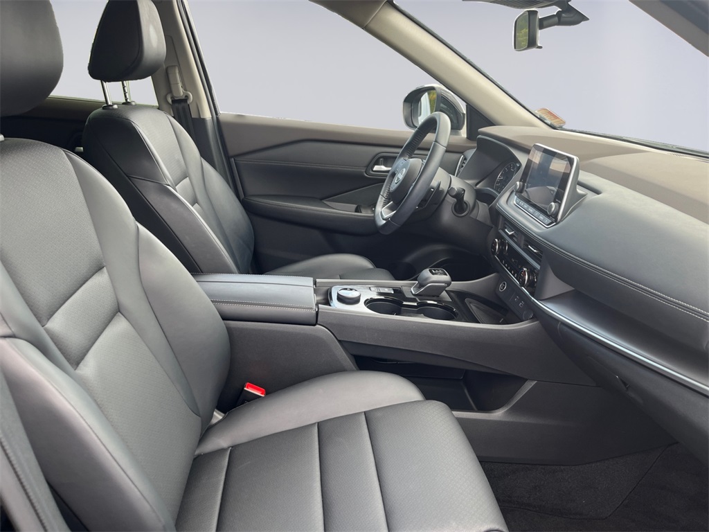 2023 Nissan Rogue SV photo 16