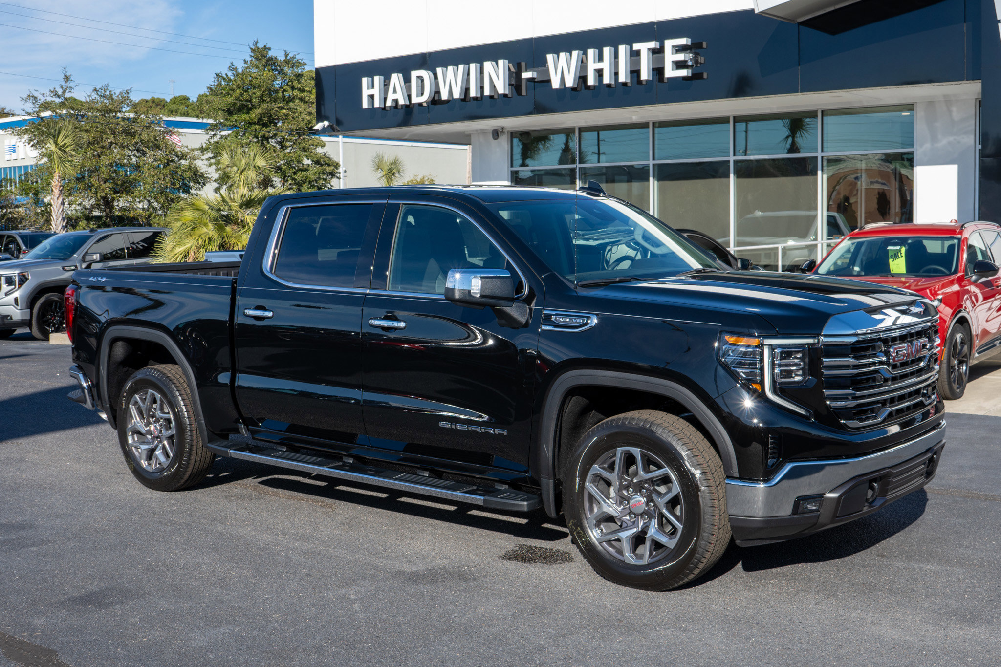 2026 GMC Sierra 1500 SLT's photo