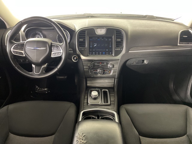 2018 Chrysler 300 Touring photo 34