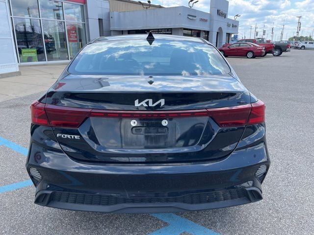 2022 Kia Forte LXS photo 4
