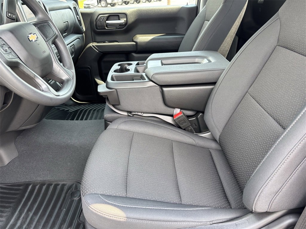 2025 Chevrolet Silverado 1500 photo 13