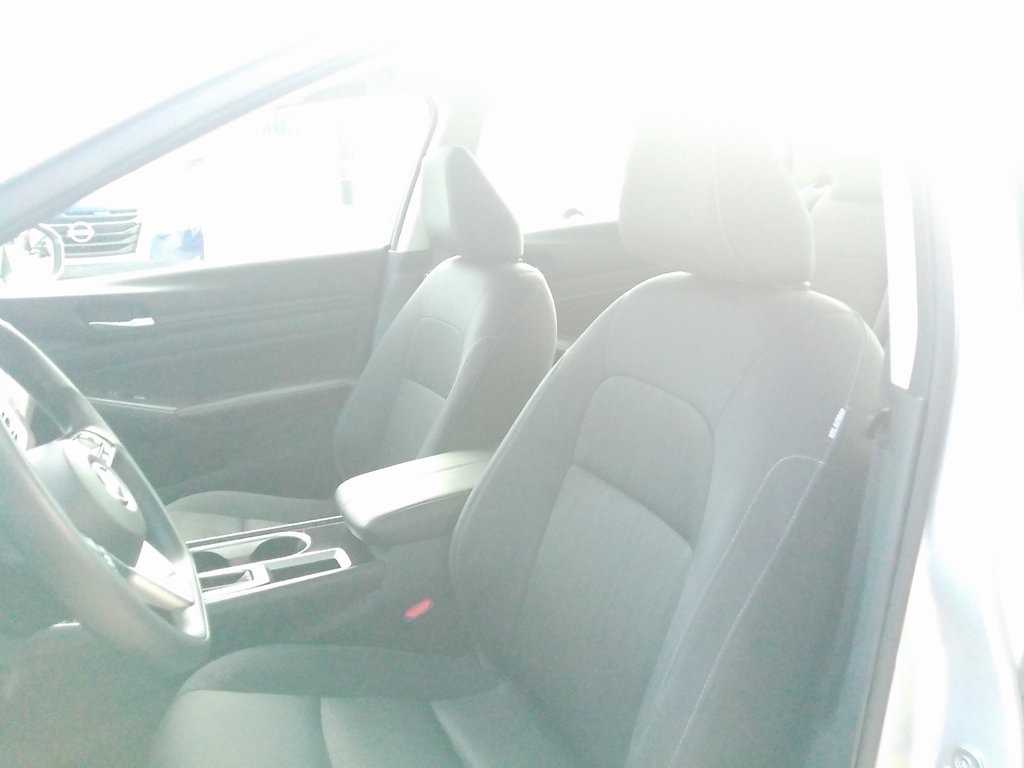 2024 Nissan Altima 2.5 SV photo 9