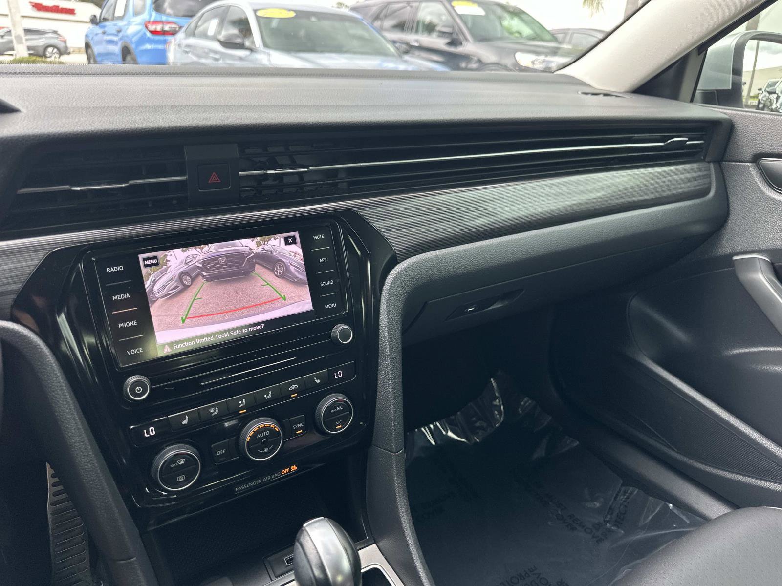 2020 Volkswagen Passat 2.0T R-Line photo 22