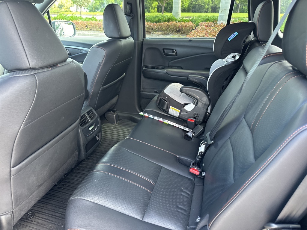 2022 Honda Pilot TrailSport photo 2
