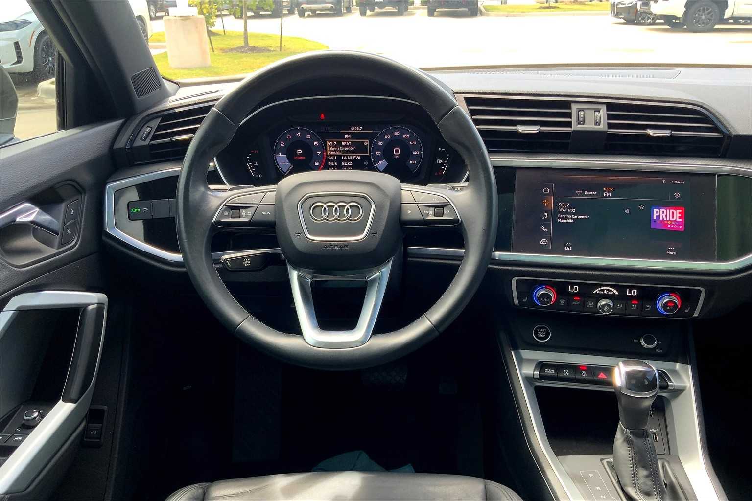2021 Audi Q3 S line Premium photo 5