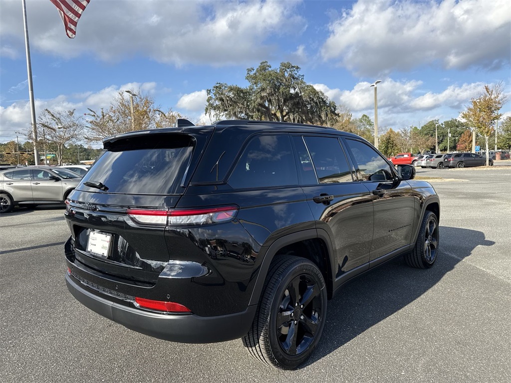 2025 Jeep Grand Cherokee Altitude X photo 3