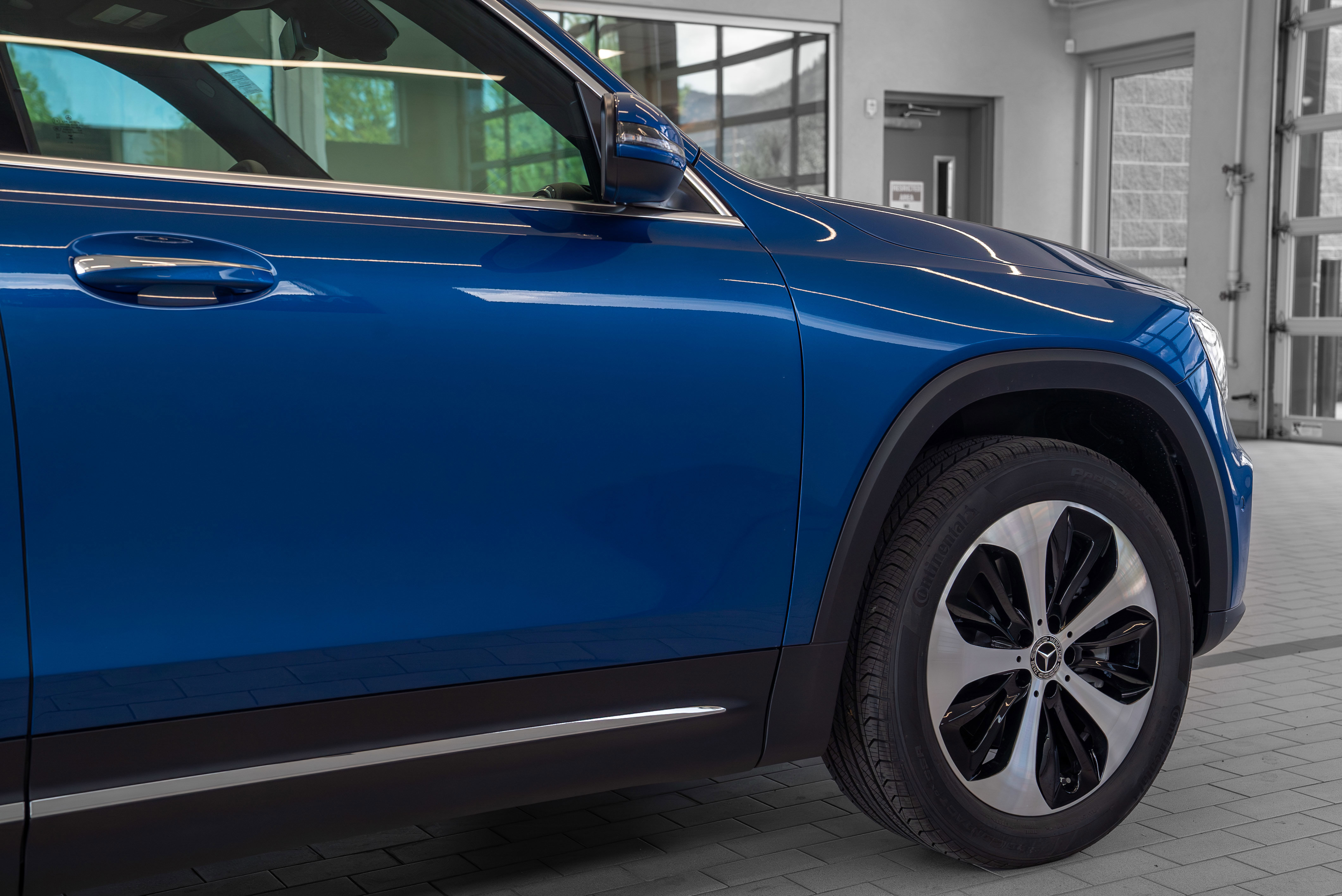 2025 Mercedes Benz GLB 250 photo 11