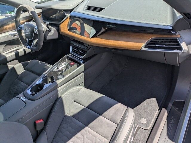 2023 Audi e-tron GT Premium Plus photo 34