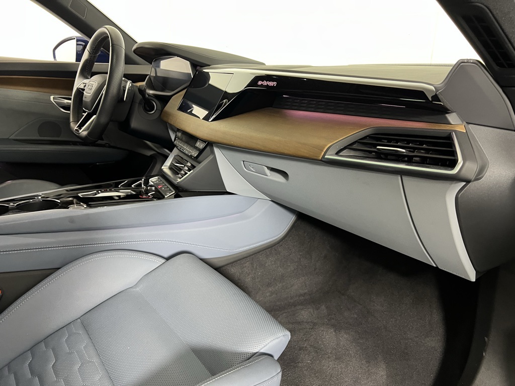 2024 Audi e-tron GT Premium Plus photo 28