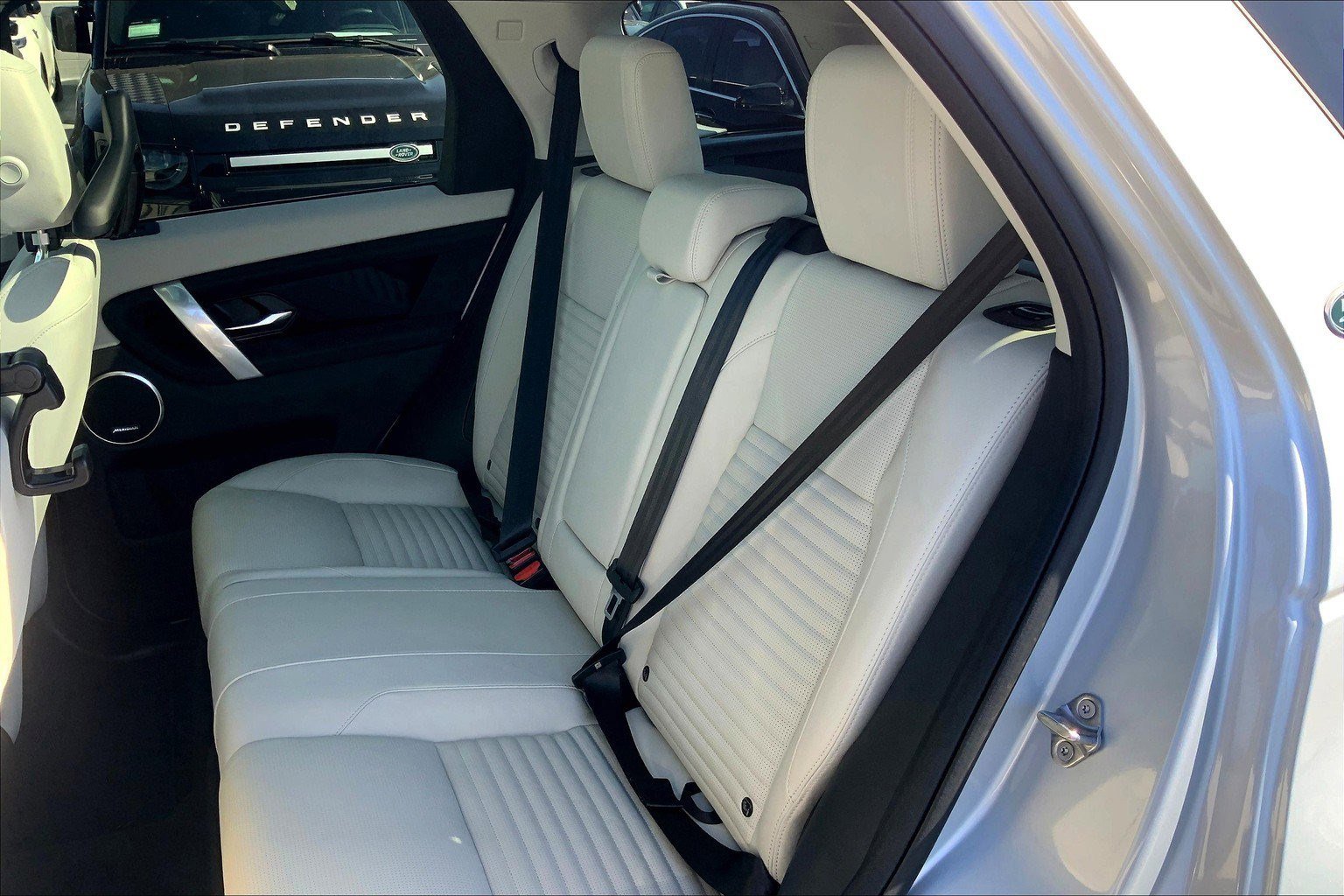 2025 Land Rover Discovery Sport S photo 12