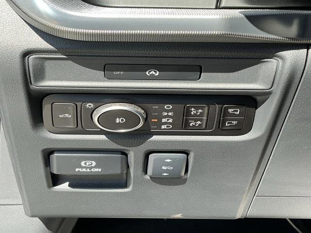 2025 Ford F-150 Lariat photo 13