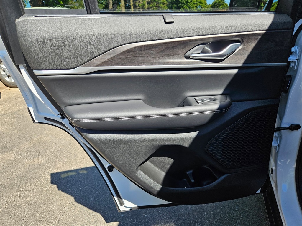 2025 Jeep Grand Cherokee Limited photo 12