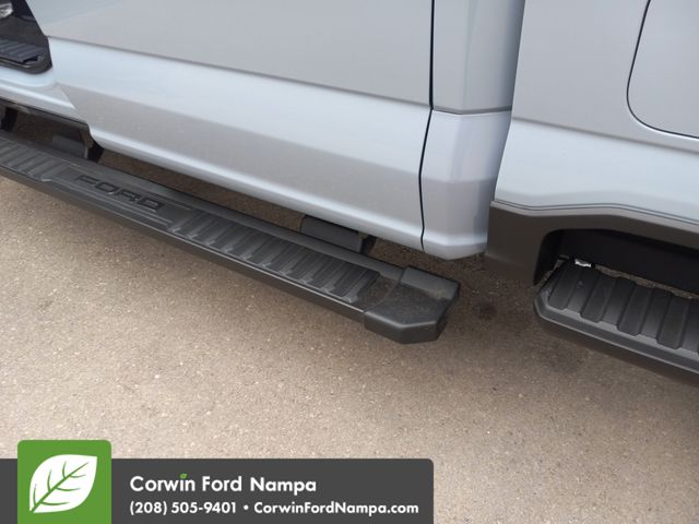 New 2025 Glacier Gray Metallic Tri-Coat Ford Lariat image 30