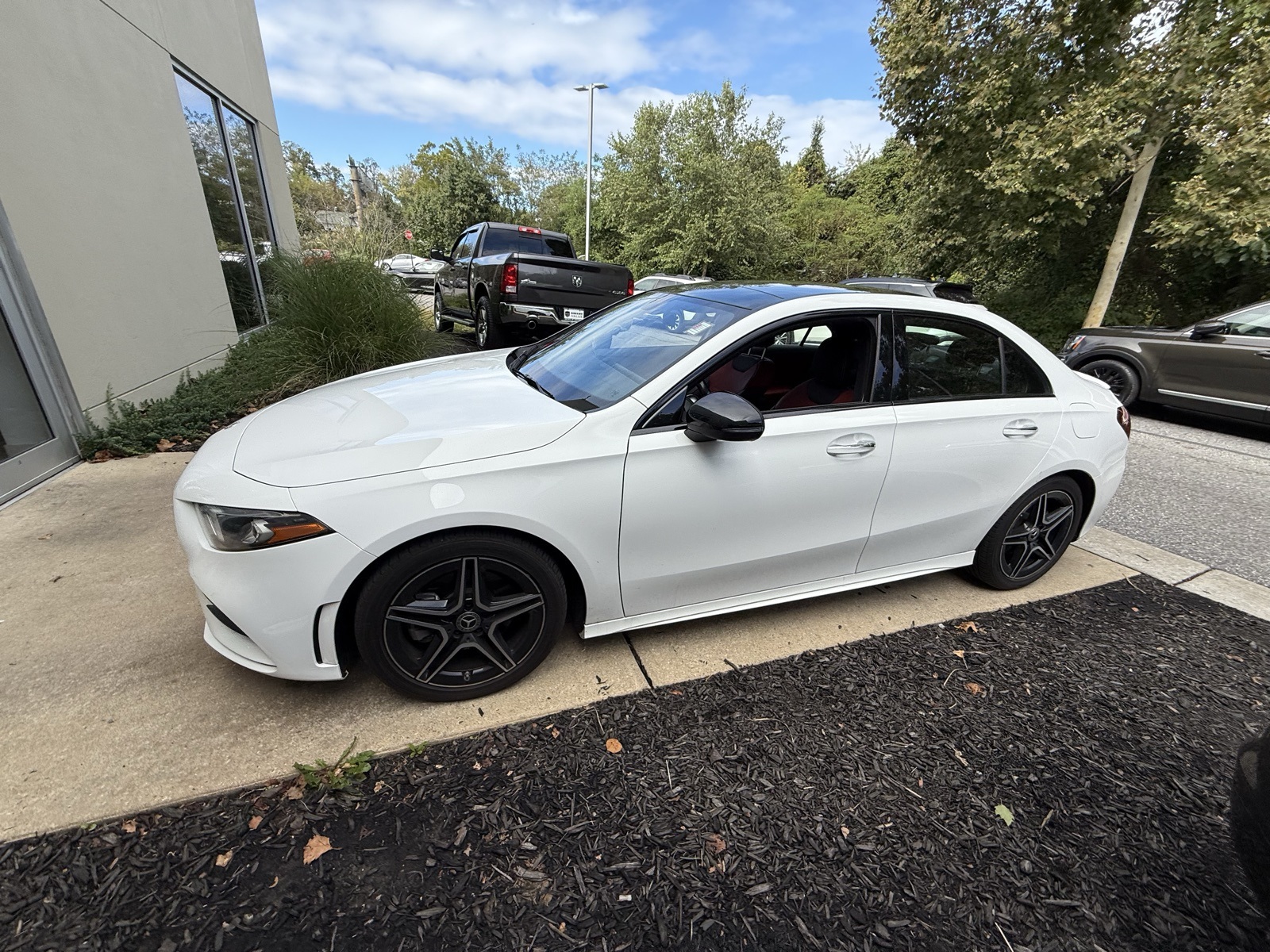 2022 Mercedes Benz A 220 4MATIC photo 4