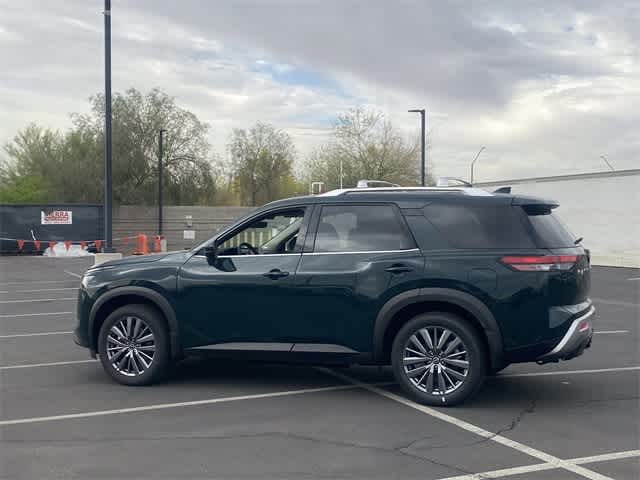2025 Nissan Pathfinder SL photo 3