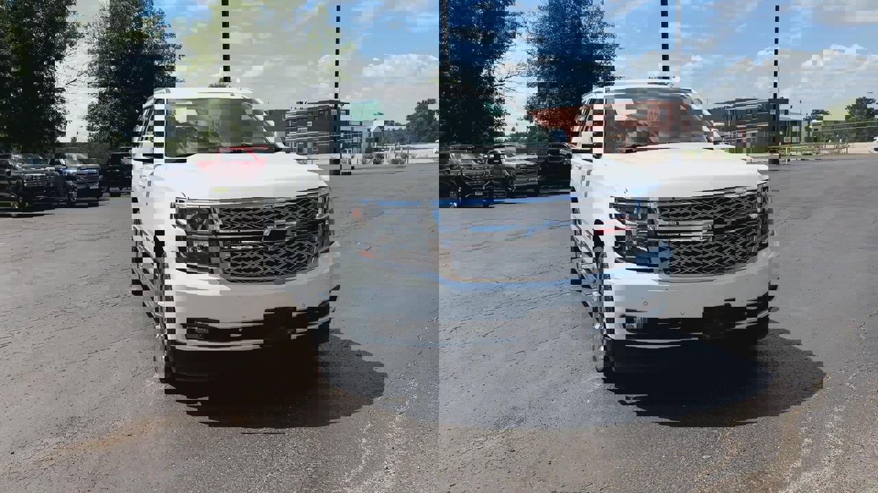 2017 Chevrolet Tahoe LT photo 3