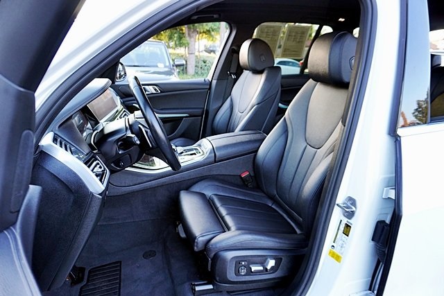 Used 2020 White BMW sDrive40i image 16