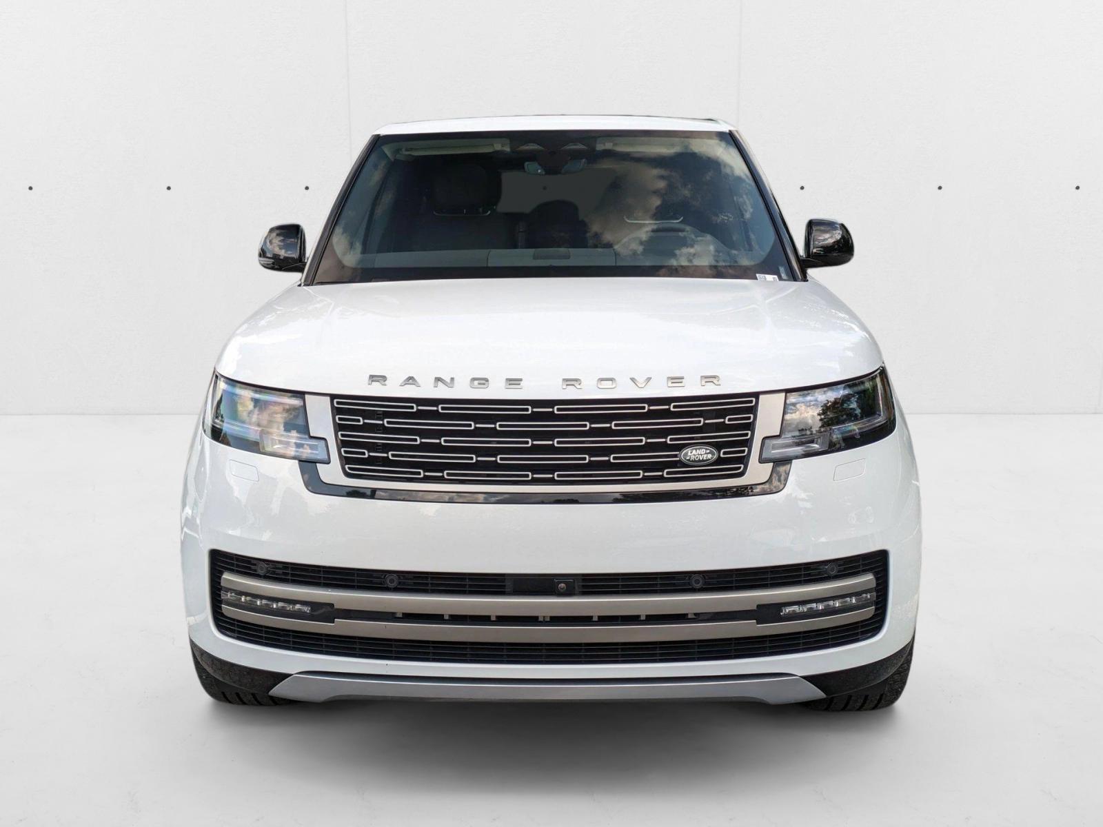 2024 Land Rover Range Rover SE photo 2