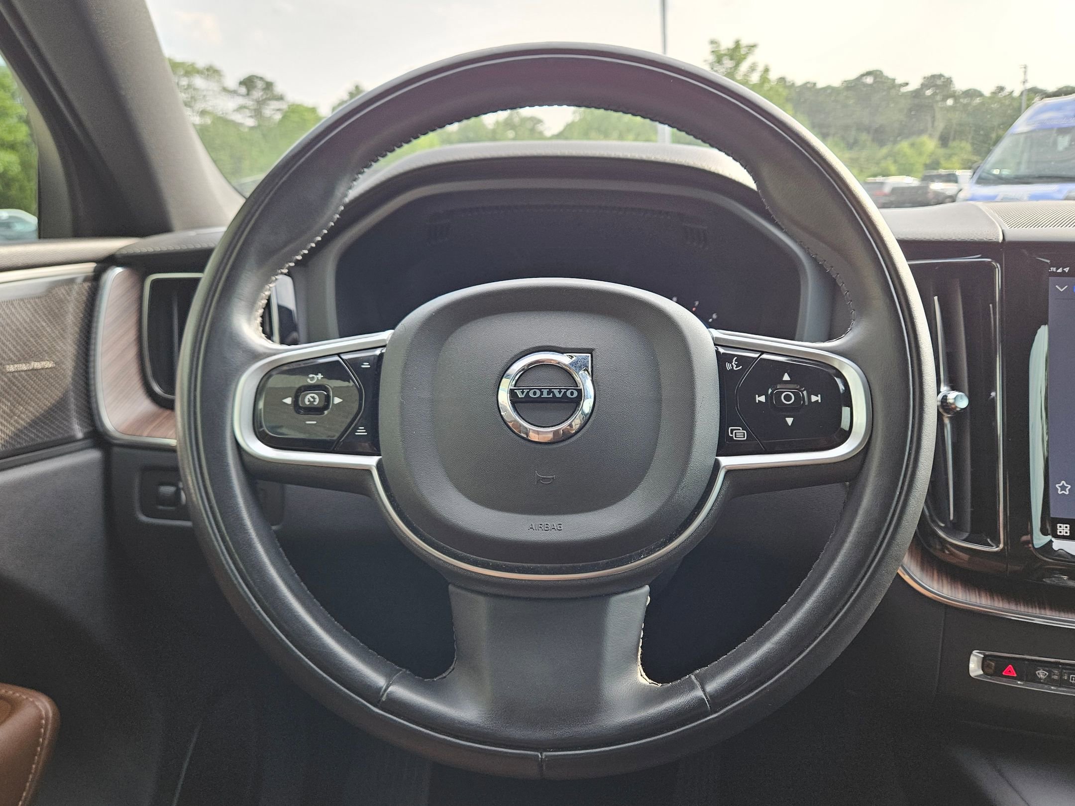 2022 Volvo XC60 Inscription photo 14