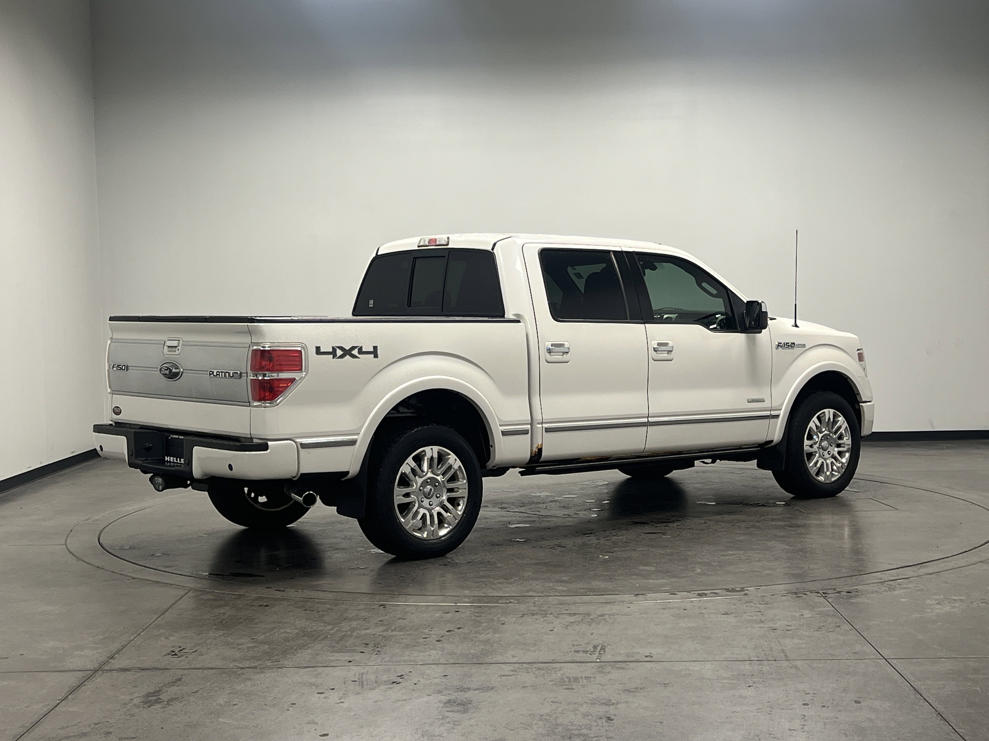 2013 Ford F-150 Platinum photo 3