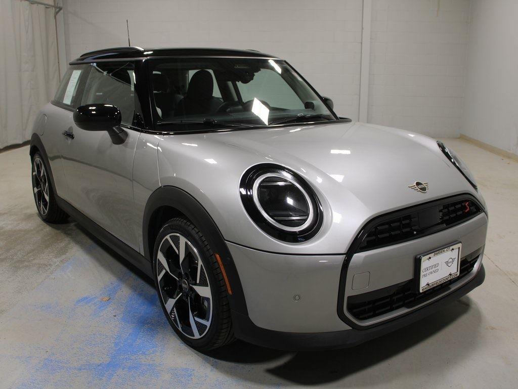 2025 Mini Cooper 2 Door Hardtop S photo 2