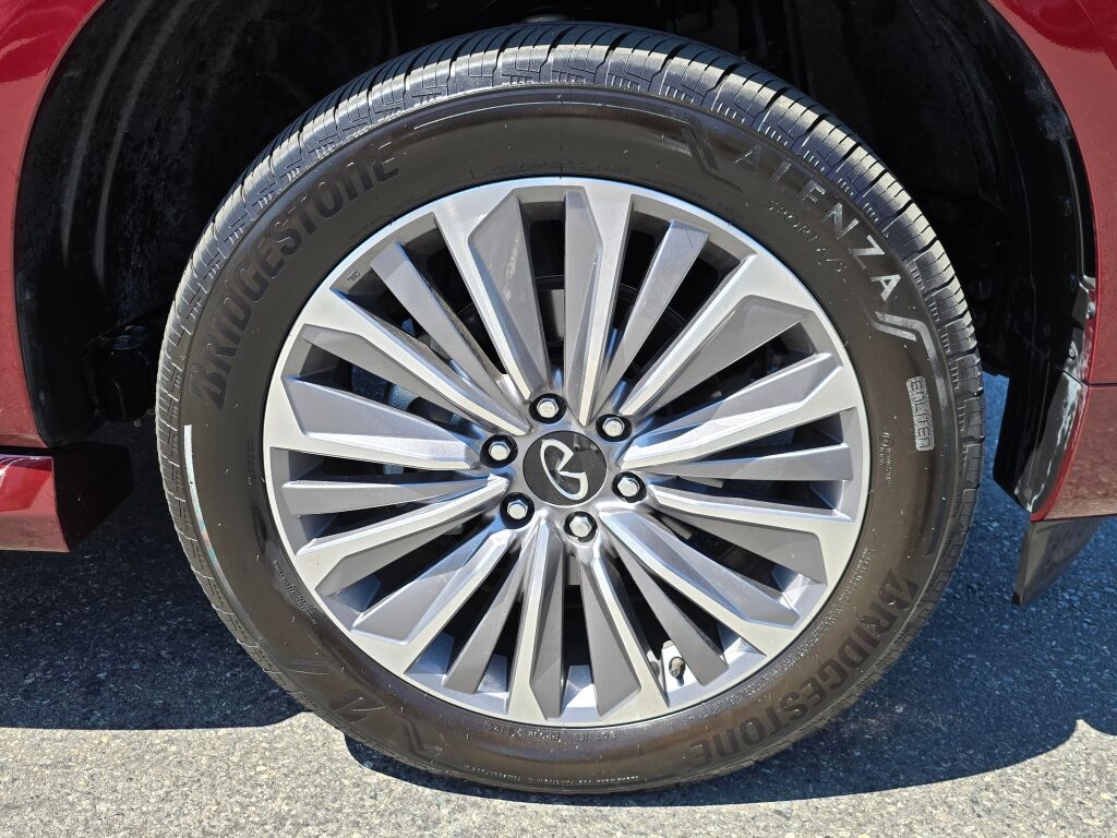 2025 Infiniti QX80 Luxe photo 9